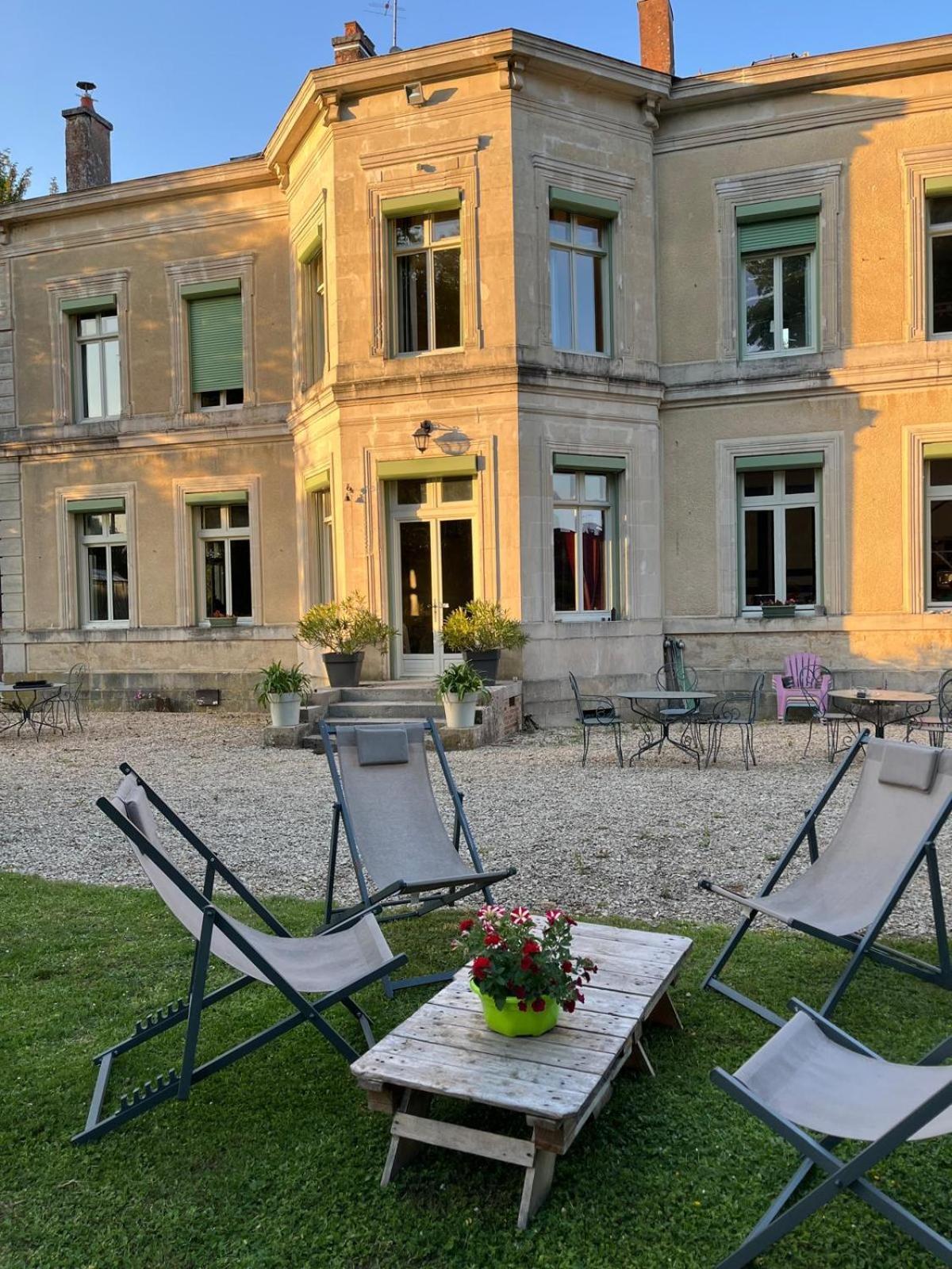 Chateau De Pougy Екстер'єр фото